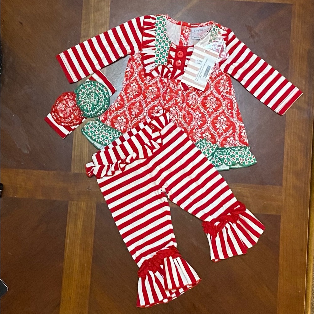 Serendipity Tunic with Ruffle Leggings in Red